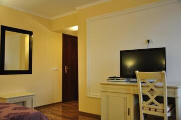 Фото номера Двухместный номер с 1 кроватью или 2 отдельными кроватями Отель Vigo Grand Hotel г. Плоешти 14