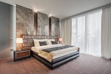 Фото номера Люкс с балконом - Доступ в оздоровительный центр Отель Sky Blue Hotel &amp; Spa г. Плоешти 6
