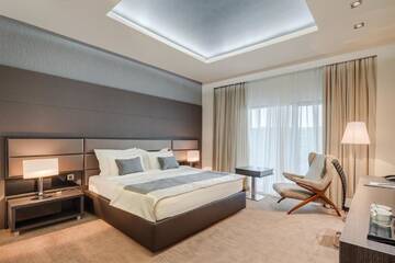 Фото номера Deluxe King Room - Wellness Access Отель Sky Blue Hotel &amp; Spa г. Плоешти 3