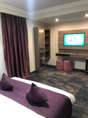 Фото номера Номер с кроватью размера «king-size» Отель Hotel Yarus Plus г. Плоешти 11