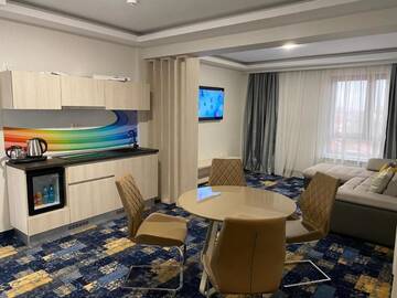 Фото номера Двухуровневые апартаменты Отель Hotel Yarus Plus г. Плоешти 4