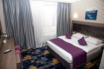 Фото номера Апартаменты Отель Hotel Yarus Plus г. Плоешти 5