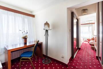 Фото номера Полулюкс Отель Hotel Prahova Plaza г. Плоешти 8
