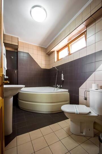 Фото номера Полулюкс Отель Hotel Tudor г. Плоешти 6