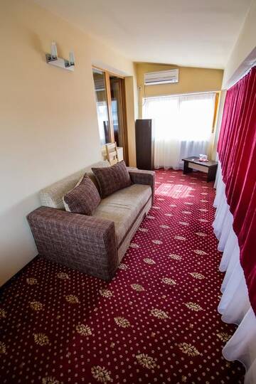Фото номера Полулюкс Отель Hotel Tudor г. Плоешти 8