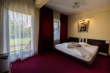 Фото номера Двухместный номер с 1 кроватью Отель Hotel Tudor г. Плоешти 12