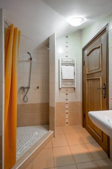Фото номера Двухместный номер с основными удобствами и 1 кроватью Отель Hotel Tudor г. Плоешти 2