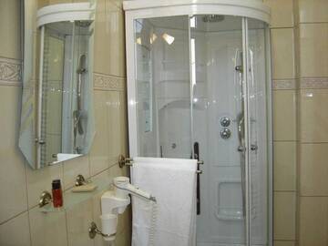 Фото номера Двухместный номер с 1 кроватью Отель Hotel Maryo г. Плоешти 12